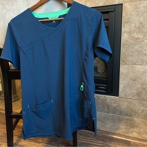 Carhartt Force Navy Blue Lightweight Scrubs Top With Bright Green Accents Medium